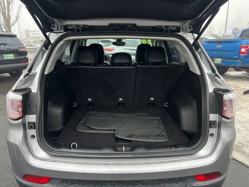 Used 2020 Jeep Compass Trailhawk image 24