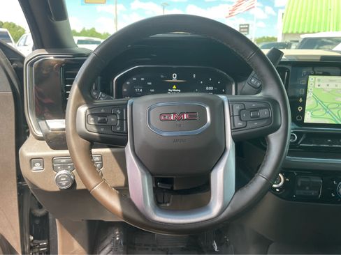 Used 2025 GMC Sierra 1500 SLT AWD/4WD image 15