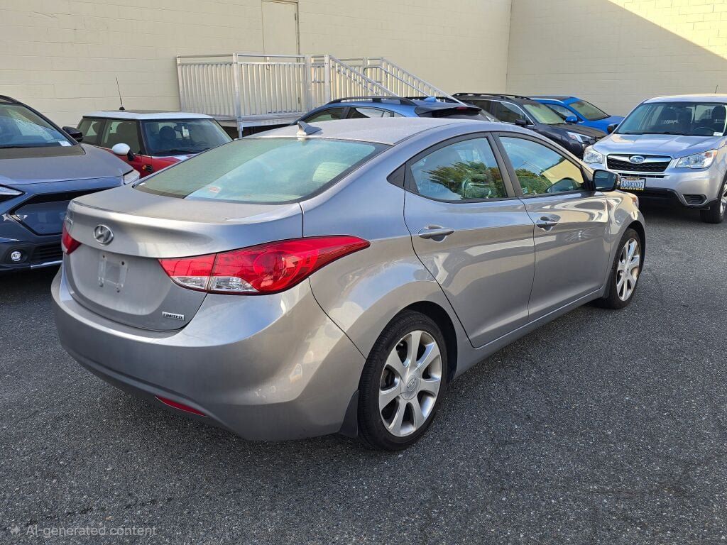 Used 2013 Hyundai Elantra Limited w/ Technology Pkg FWD image 7