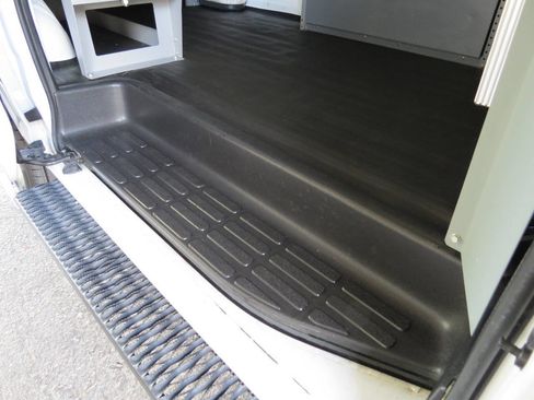 Used 2016 Chevrolet Express 3500 image 94