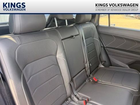 Certified 2023 Volkswagen Tiguan SEL R-Line AWD/4WD image 10