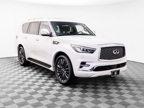 Used 2023 INFINITI QX80 Sensory w/ All-Season Package AWD/4WD image 8