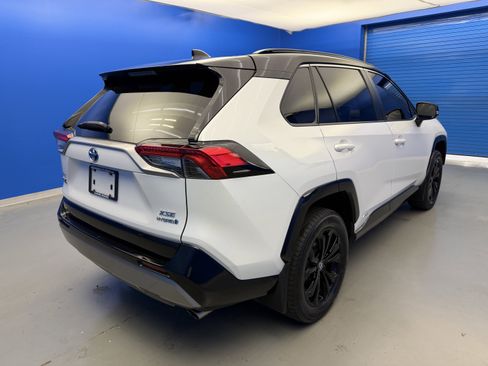 Used 2022 Toyota RAV4 XSE w/ XSE Grade Weather Package image 7