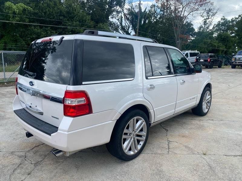 Used 2017 Ford Expedition Platinum RWD image 3