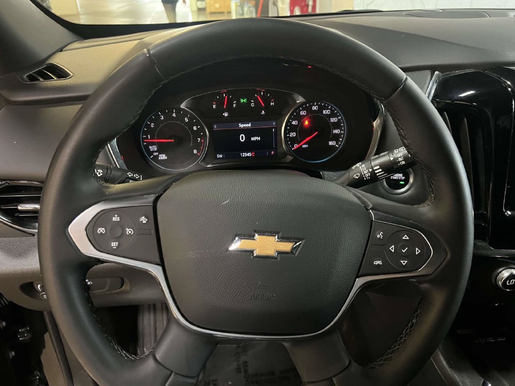 Used 2023 Chevrolet Traverse LT FWD image 16