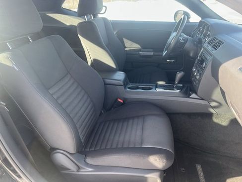 Used 2014 Dodge Challenger R/T image 32