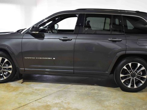 Used 2023 Jeep Grand Cherokee Overland w/ Adv Protech Group III image 6