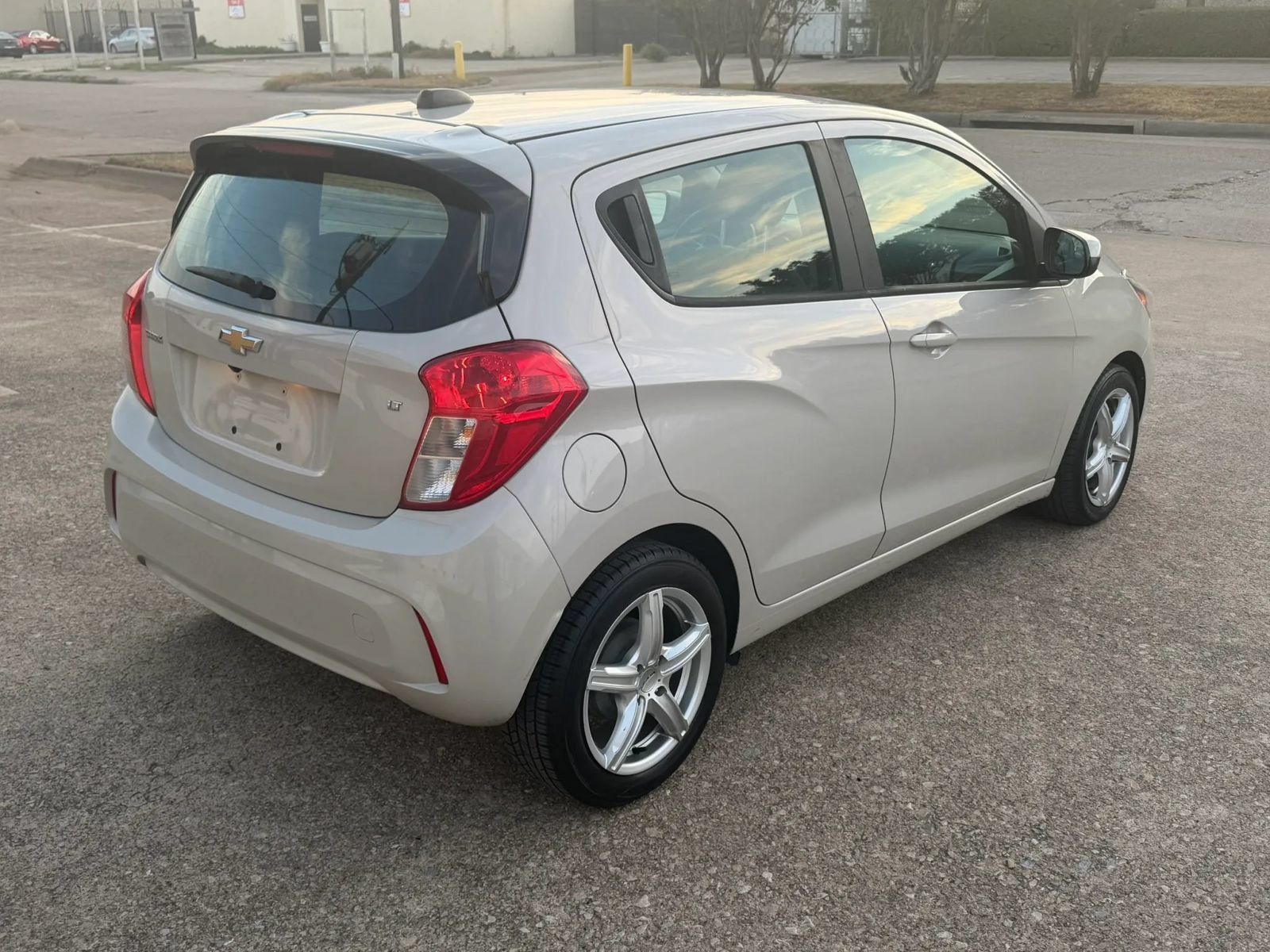 Used 2021 Chevrolet Spark LT FWD image 10