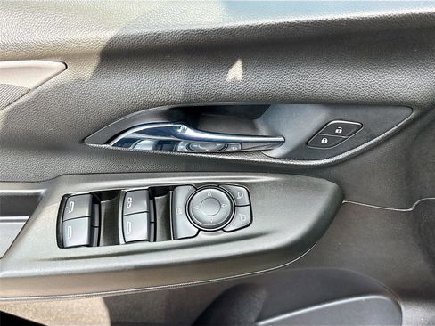 Used 2022 Chevrolet Bolt LT FWD image 17