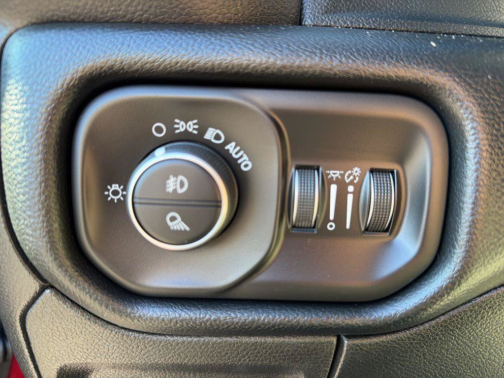 Used 2019 RAM 1500 Laramie AWD/4WD image 52
