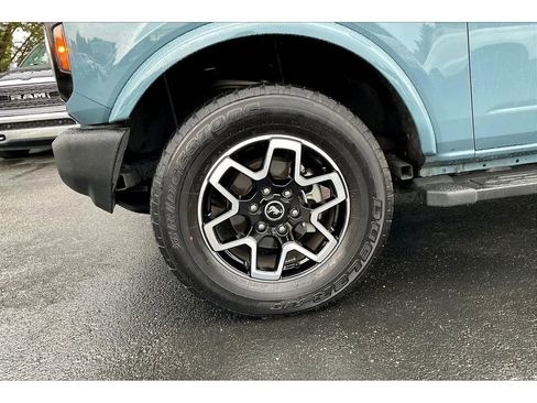 Used 2023 Ford Bronco Outer Banks image 9