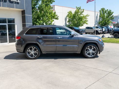 Used 2020 Jeep Grand Cherokee Overland AWD/4WD image 8