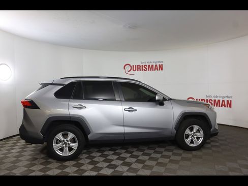 Used 2021 Toyota RAV4 XLE w/ Convenience Package image 10