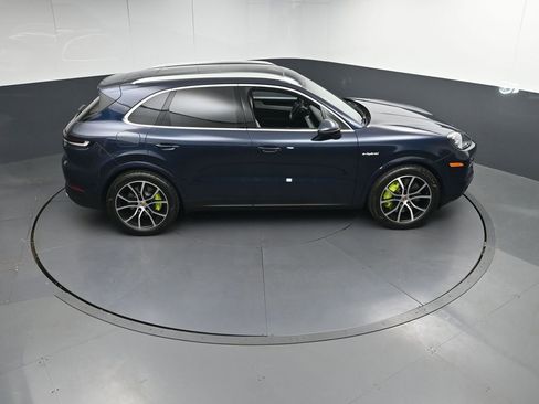 New 2025 Porsche Cayenne S AWD/4WD image 40
