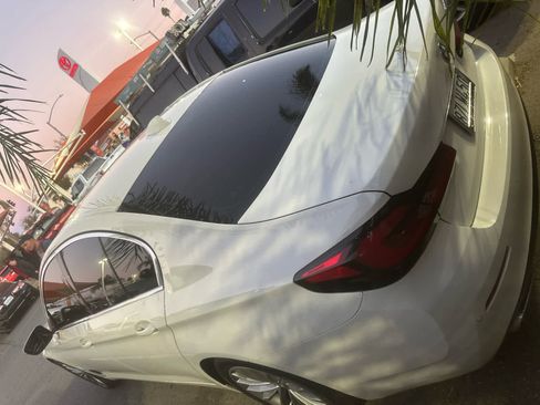 Used 2022 BMW 530i w/ Convenience Package image 3