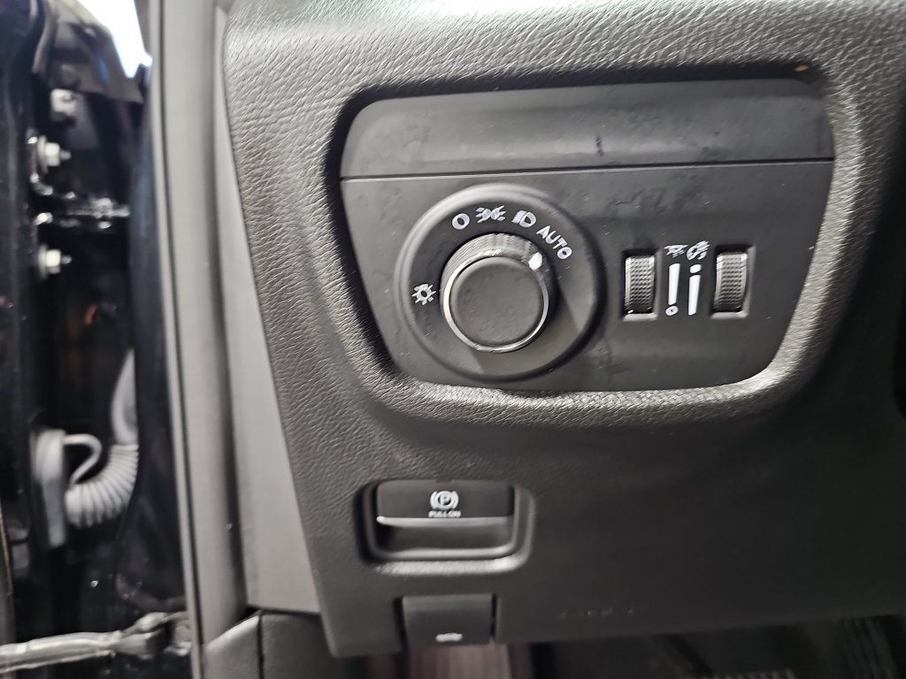 Used 2024 Jeep Grand Cherokee Altitude AWD/4WD image 25