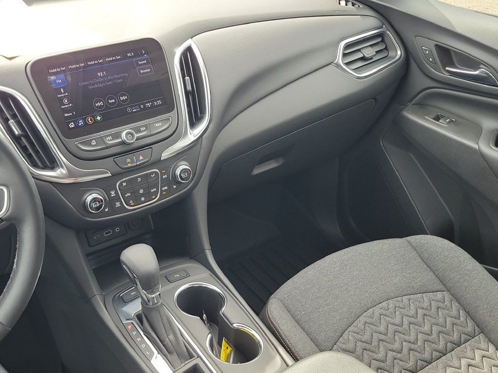 Used 2024 Chevrolet Equinox LT AWD/4WD image 33