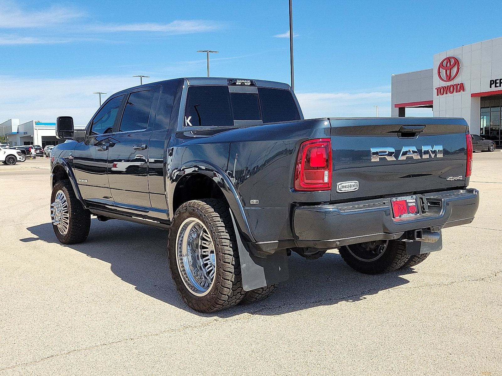 Used 2026 RAM 3500 Longhorn AWD/4WD image 3