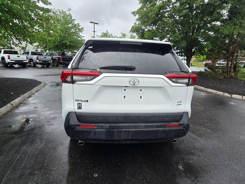 Used 2023 Toyota RAV4 LE AWD/4WD image 6