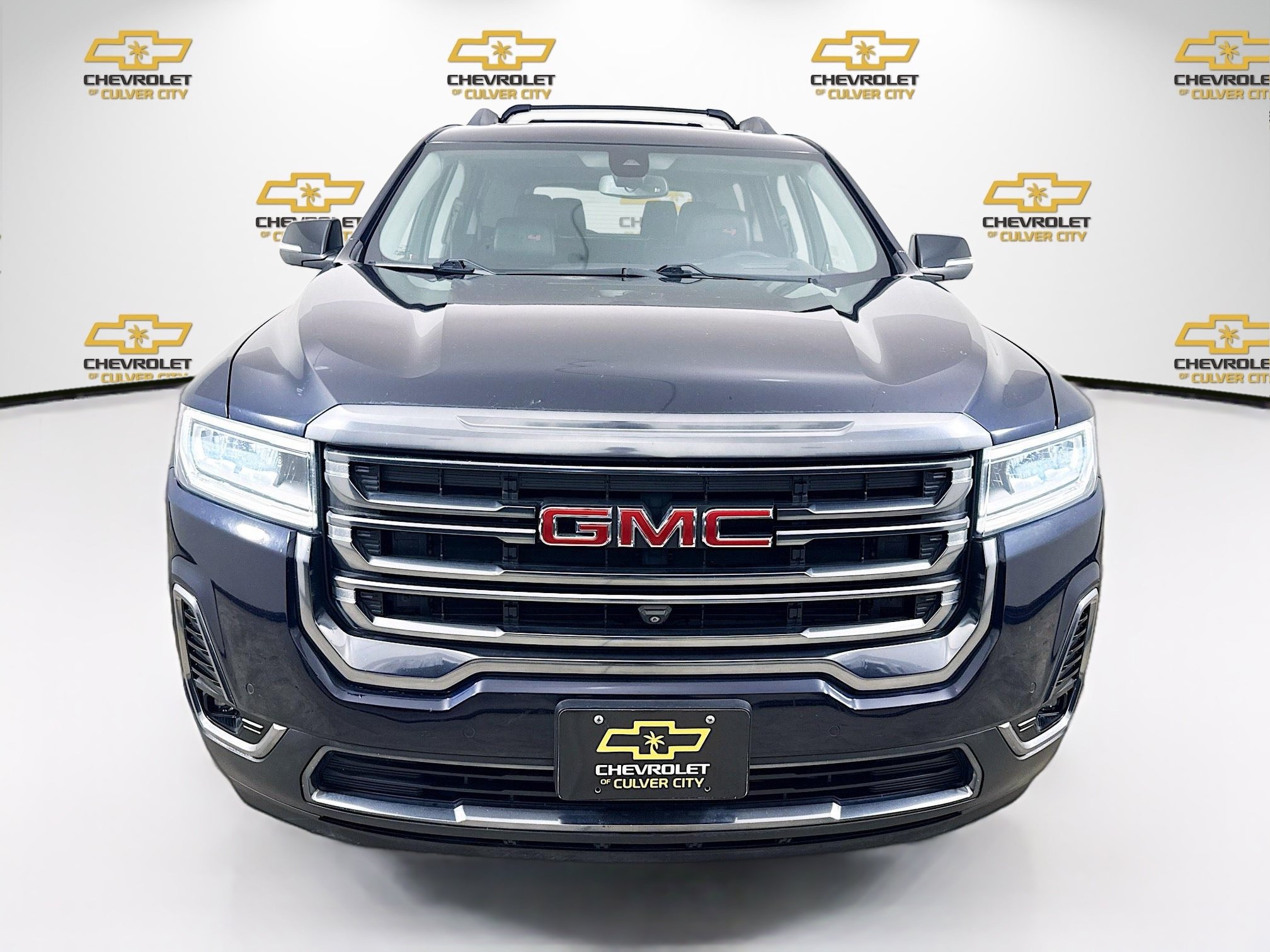 Used 2022 GMC Acadia AT4 w/ Technology Package AWD/4WD image 2