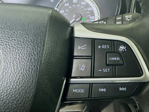 Used 2024 Toyota Highlander LE image 17