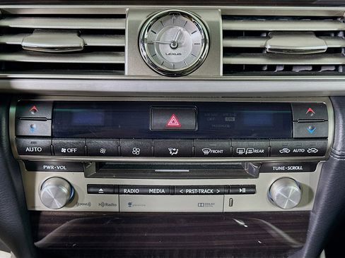 Used 2015 Lexus LS 460 AWD image 24