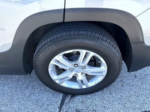 Certified 2023 GMC Terrain SLE w/ Driver Convenience Package image 22