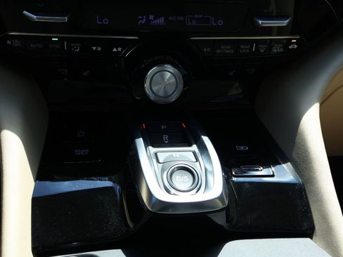 Certified 2025 Acura MDX FWD w/ Technology Package image 17