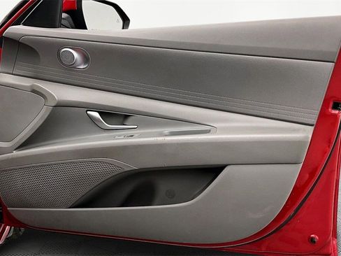 Used 2023 Hyundai Elantra SEL image 24