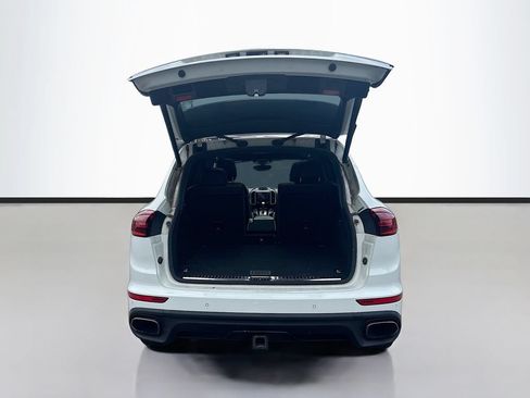 Used 2017 Porsche Cayenne AWD/4WD image 9
