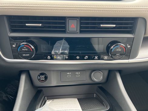 New 2025 Nissan Rogue SV w/ SV Premium Package image 21