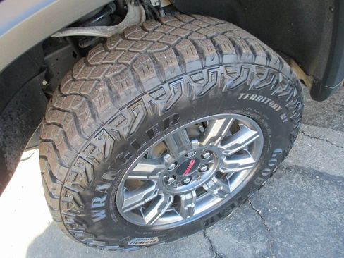 Certified 2025 GMC Sierra 1500 AT4X image 12