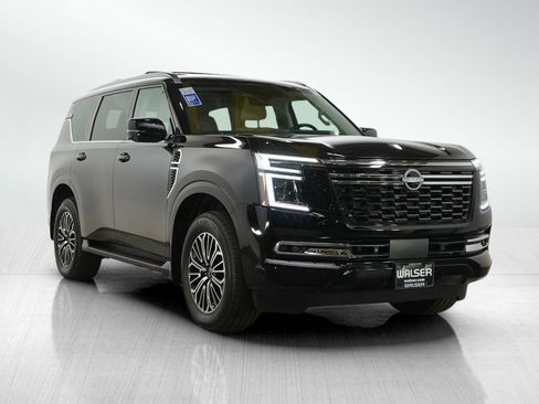 Used 2025 Nissan Armada Platinum image 7