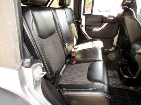 Used 2015 Jeep Wrangler Unlimited Sport image 26