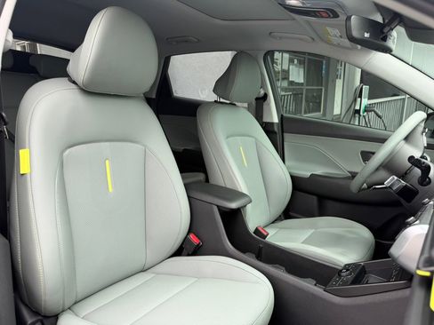 Used 2024 Hyundai Kona Limited FWD image 36