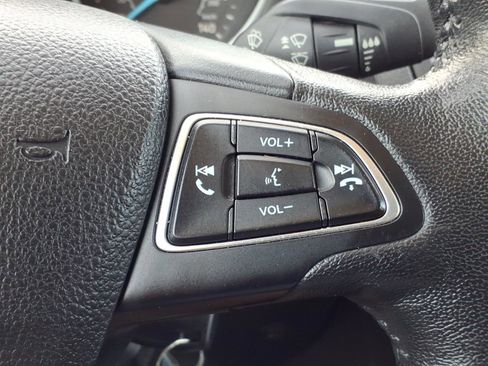 Used 2017 Ford Focus SE w/ Cold Weather Package FWD image 14