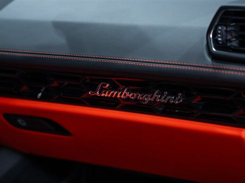 Used 2021 Lamborghini Huracan EVO AWD/4WD image 56