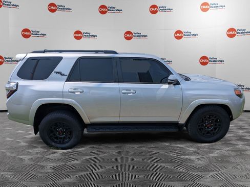 Used 2021 Toyota 4Runner TRD Off-Road Premium w/ Moonroof Package AWD/4WD image 4
