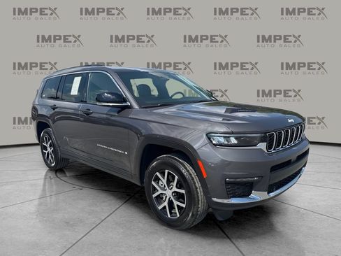 Used 2025 Jeep Grand Cherokee L Limited w/ Luxury Tech Group II AWD/4WD image 7