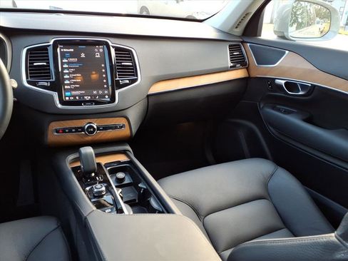 Used 2025 Volvo XC90 T8 Plus w/ Protection Package Premier image 14