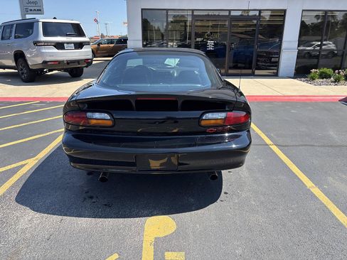 Used 2000 Chevrolet Camaro Z28 w/ SS Performance/Appearance Pkg RWD image 6