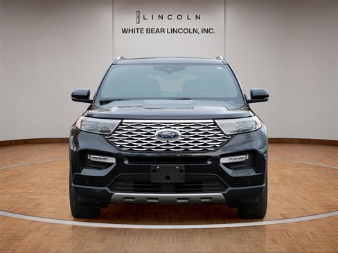 Used 2023 Ford Explorer Platinum w/ Technology Package image 2