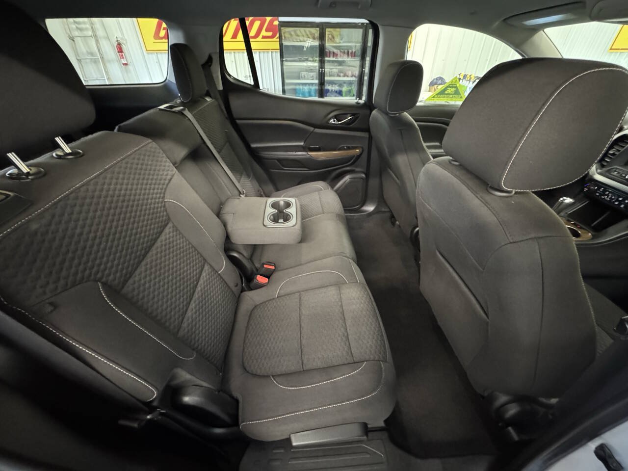 Used 2019 GMC Acadia SLE w/ LPO, Black Accent Package FWD image 35
