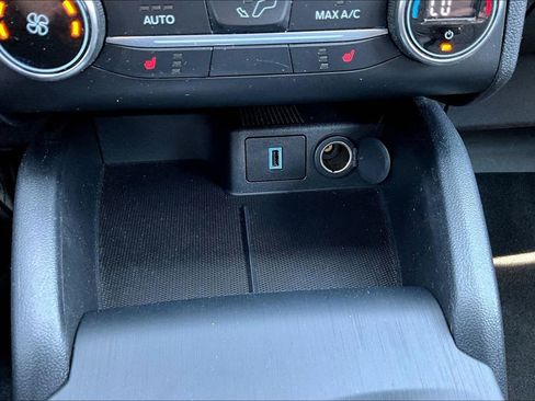 Used 2020 Ford Escape SE FWD image 16