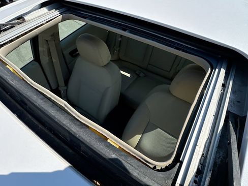 Used 2015 Chevrolet Malibu LT image 25