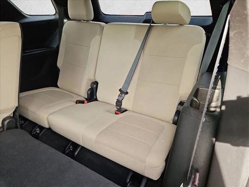 Used 2023 Chevrolet Traverse LS FWD image 20