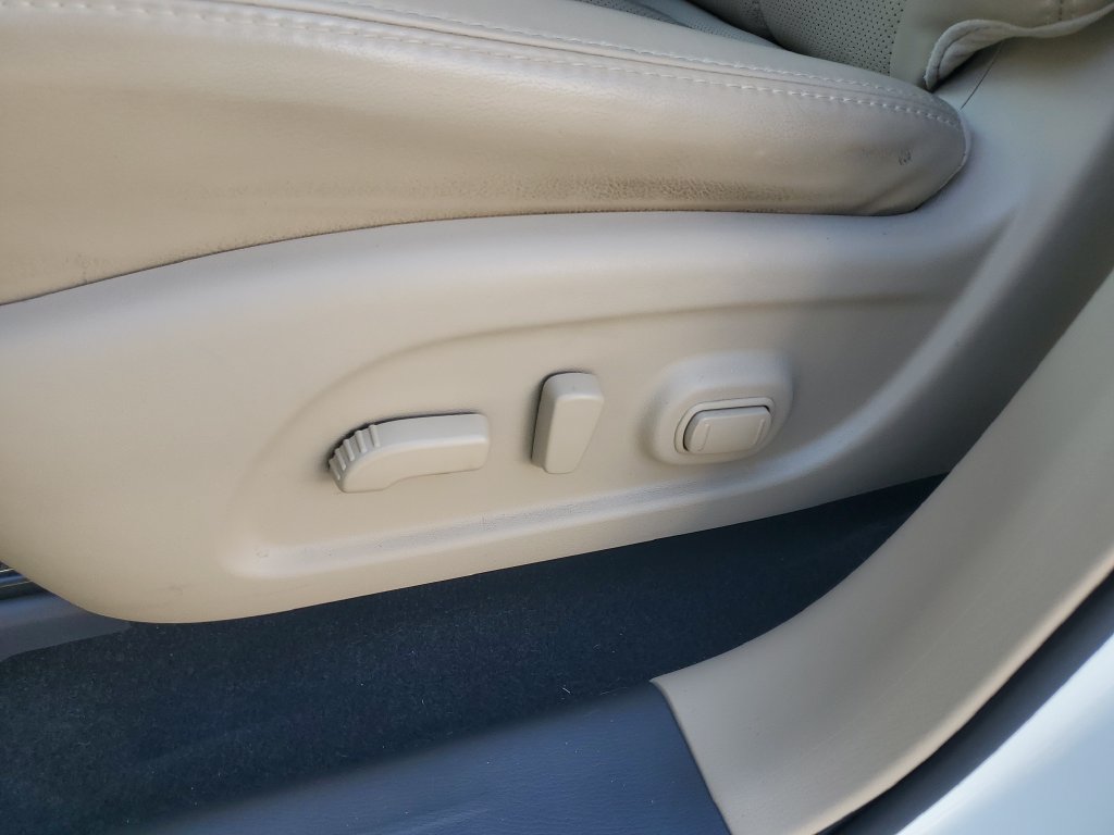 Used 2017 Nissan Pathfinder Platinum FWD image 26
