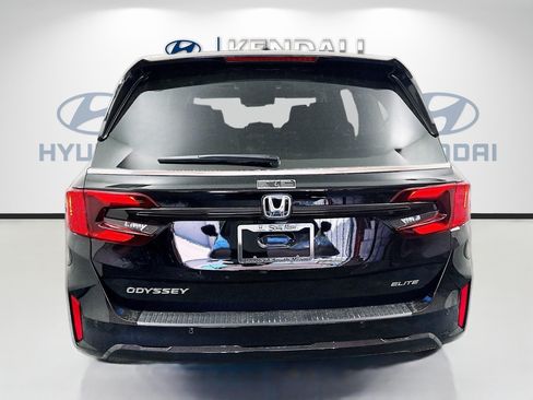 Used 2025 Honda Odyssey Elite image 5