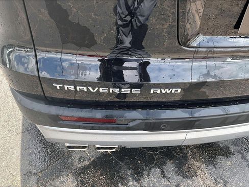 Used 2024 Chevrolet Traverse LT AWD/4WD image 6