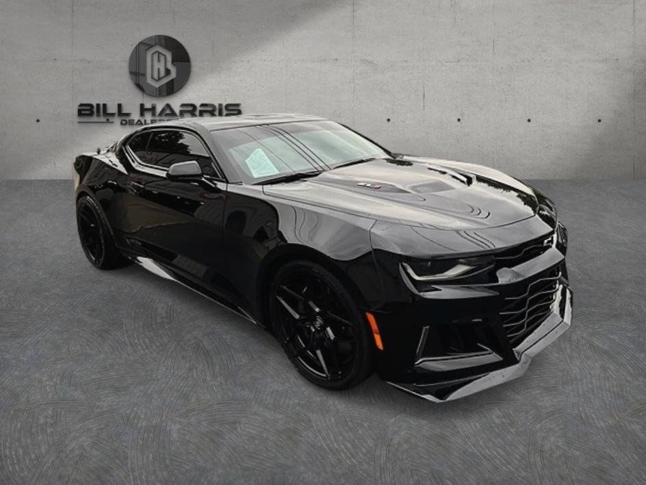 Used 2021 Chevrolet Camaro ZL1 RWD image 4